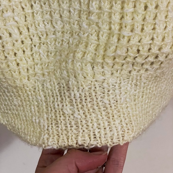 Vintage hand knit soft yellow oversized scoop neck sweater vest - Picture 11 of 11